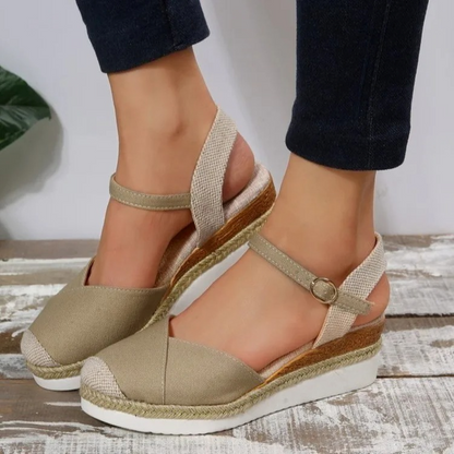 Liv - Sandalen met gespsluiting