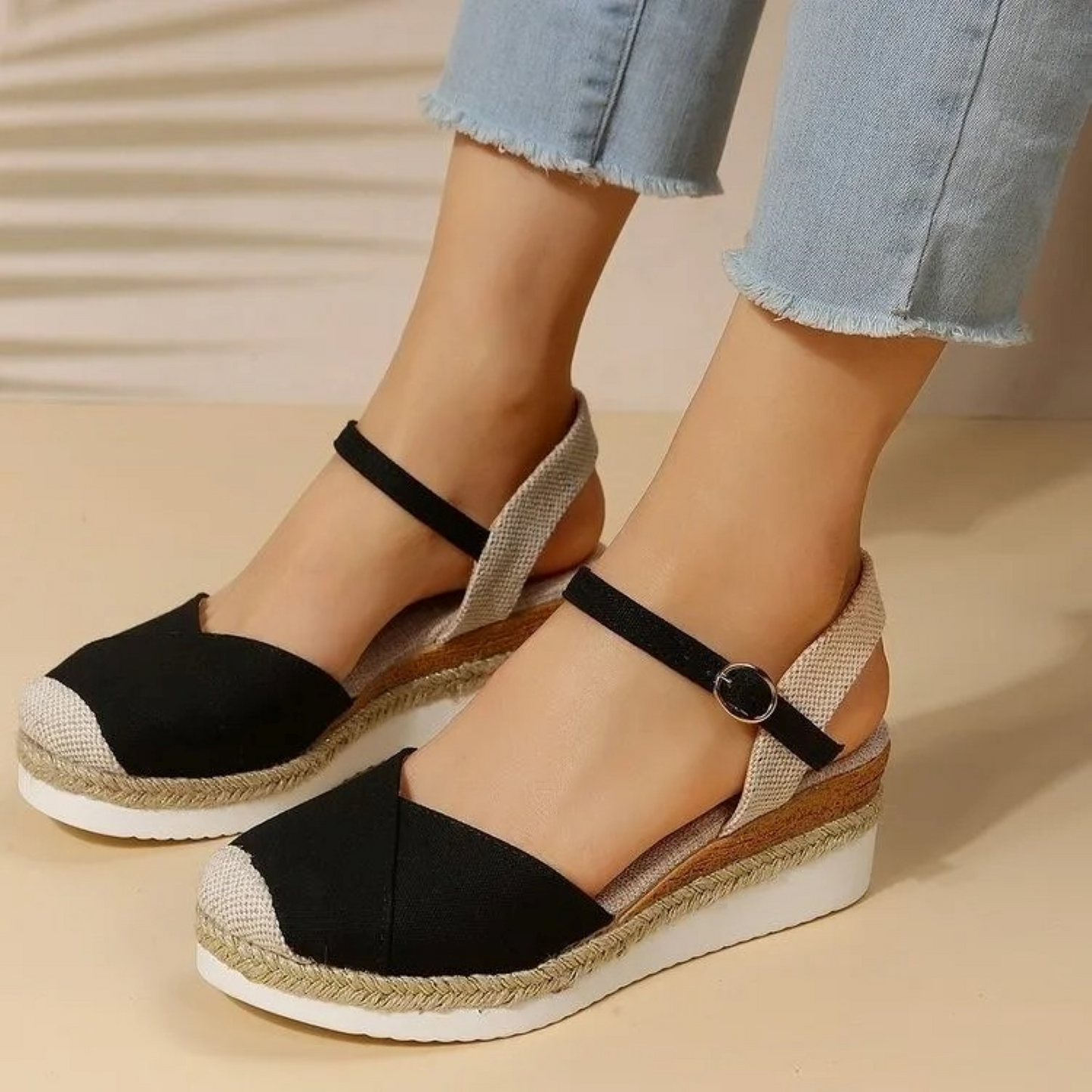 Liv - Sandalen met gespsluiting