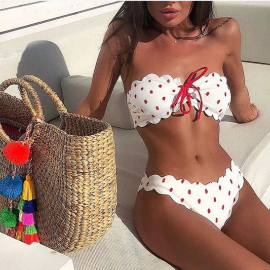 Loes - Polkadot bikini