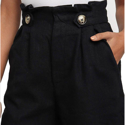 Korte shorts met hoge taille en knopen en zakken