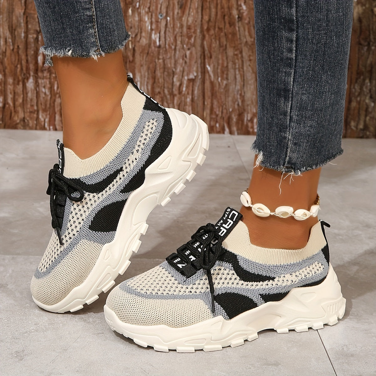 - Mesh sneaker