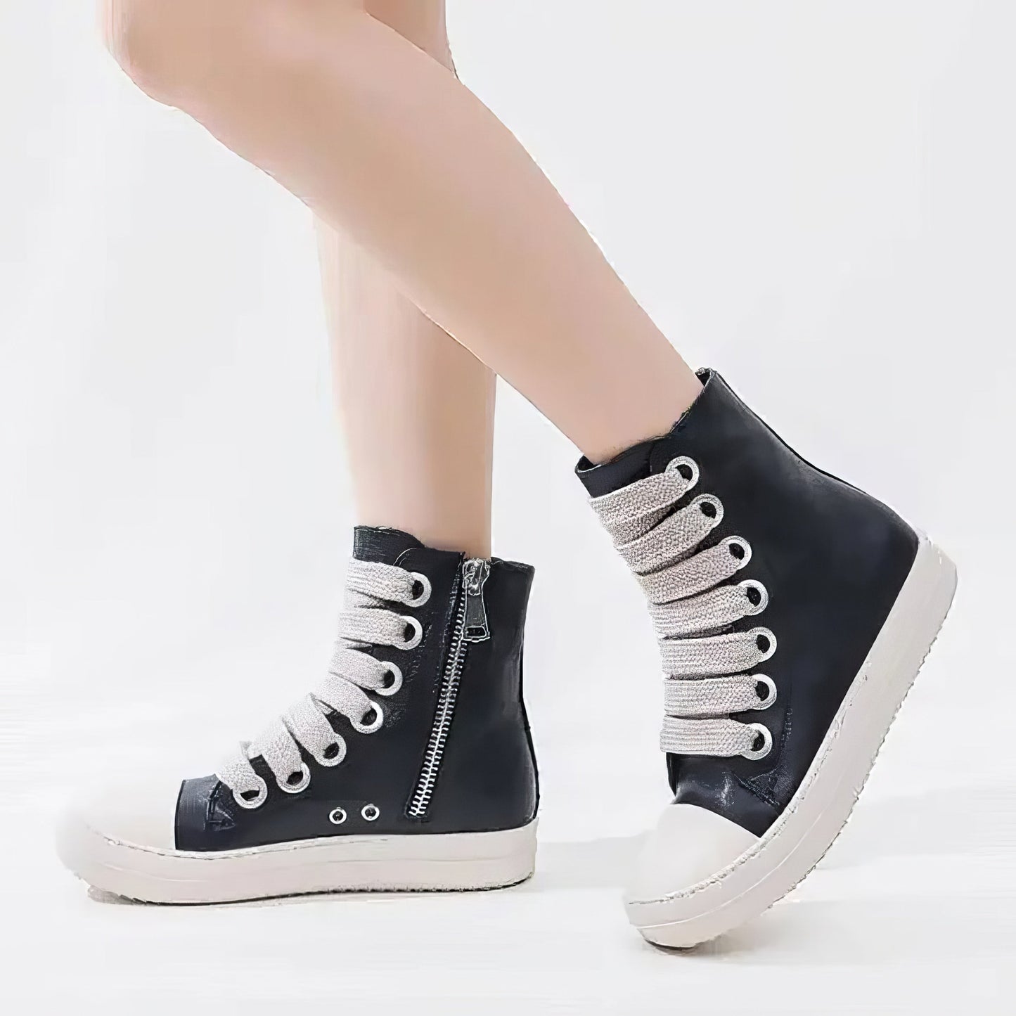 Robuuste en elegante leren sneakers met hoge top