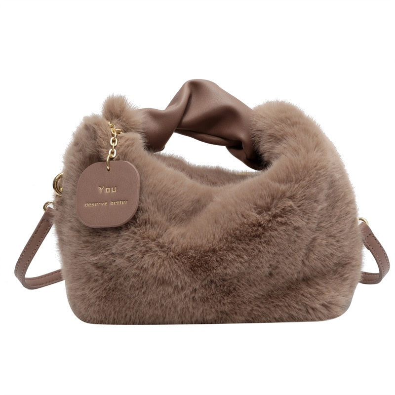 Ella Fluffy Handbag - Deze tas wil je gewoon knuffelen