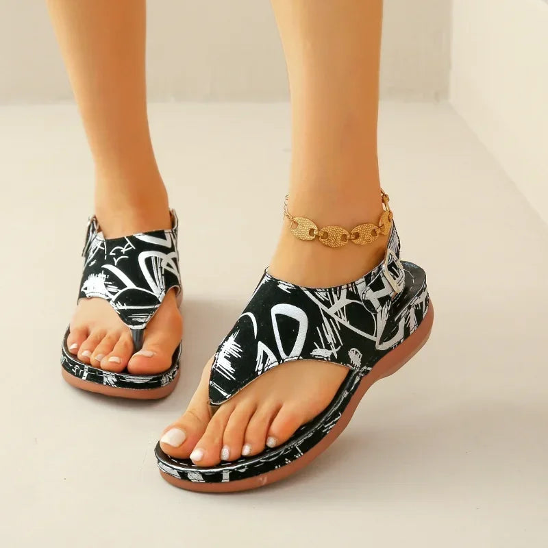 Sandalen met sleehakpatroon