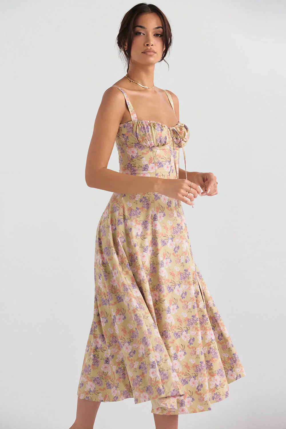 Strapless jurk met bloemenpatroon en ceintuur in de taille