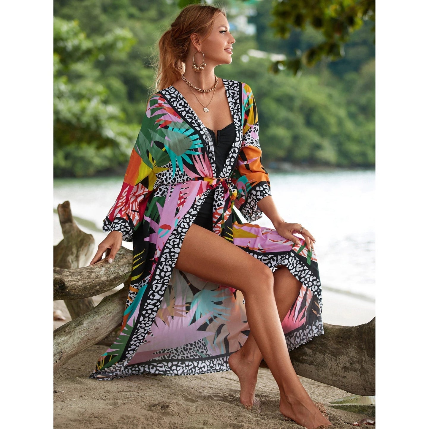 Zwarte chiffon kimono met print en V-halslijn