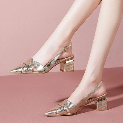 ByMave - Gouden pumps met blokhak