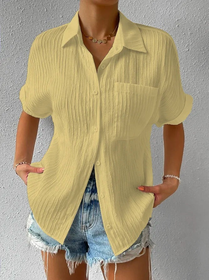 getailleerde, casual blouse met overhemdkraag en knopen